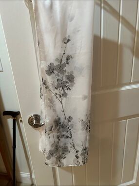 Sheer Floral Scarf - White and Gray